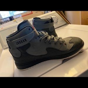 Air Jordan’s Mens Size 13. Great condition with no box. Very little tread wear.